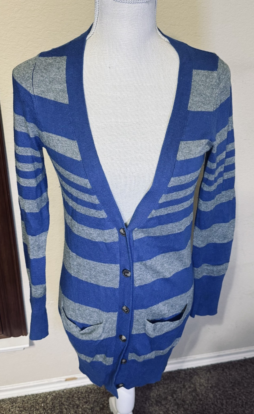 JCPenney Women’s Cardigan Sweater Size Small Cashmere Blend blue gray striped